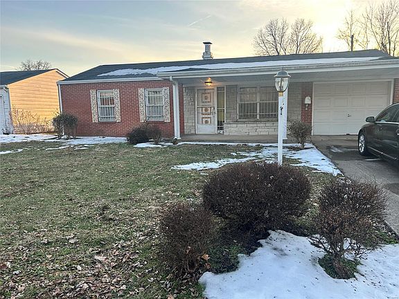 2nd image of 4918 Piggott Ave