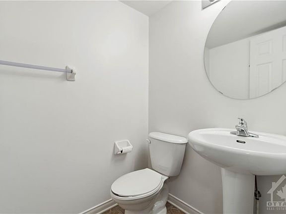 5th image of 137 Challenge Cres