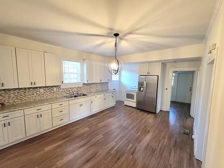 505 Ross Ave — Photo 5