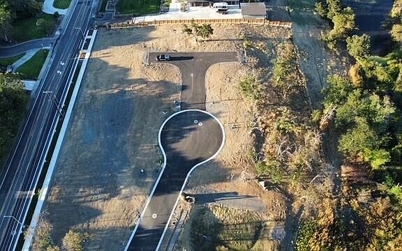 3rd image of 251 Reserve Cir