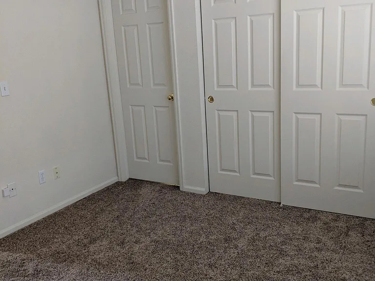 414 Poppy Dr — Photo 2