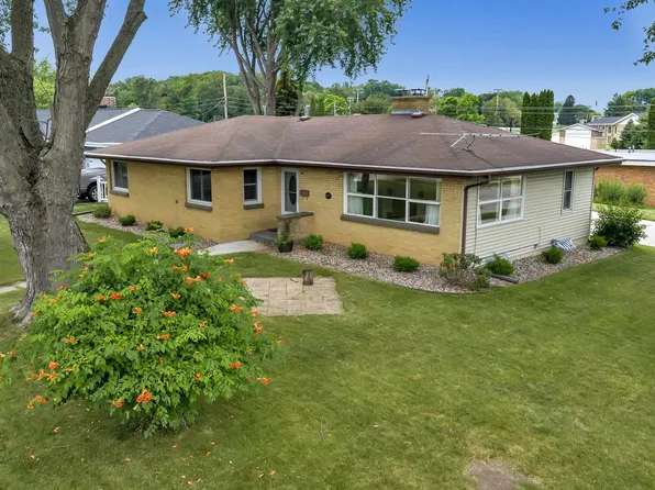 802 Ernst Dr, Green Bay, WI 54304