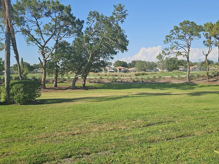 6025 Chardonnay Ln #1-102 — Photo 31