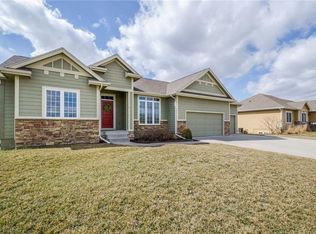 8906 Daybreak Rd, Johnston, IA 50131