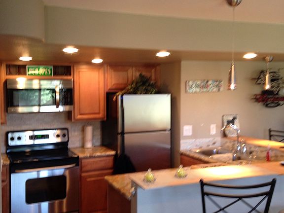  Kitchenette/ bar lower level