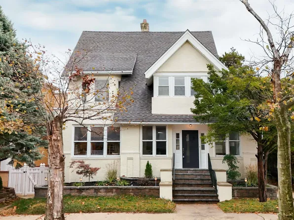 3 S Plaza Pl, Atlantic City, NJ 08401