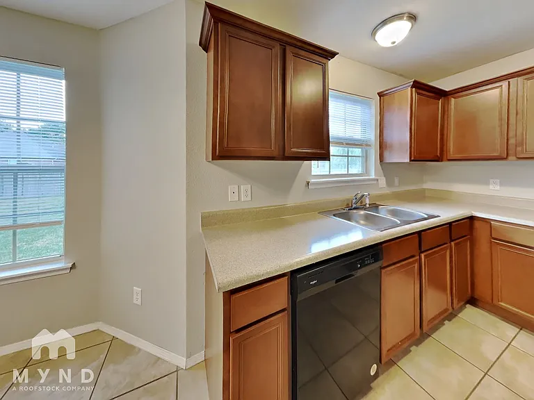 1147 S Arcadia Ave — Photo 6