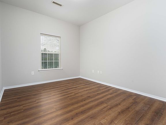 4th image of 719 Glade Aster Dr