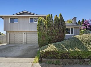 1443 Papago Dr, Medford, OR 97504