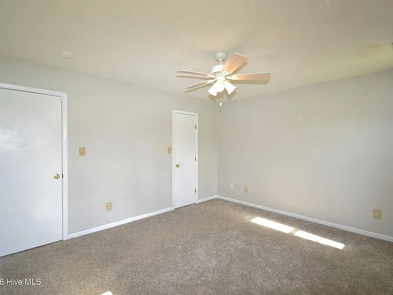309 Kenilworth Pl — Photo 17