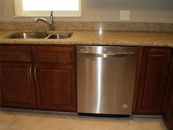 3rd image of 3720 NE 13th Place Cpe
