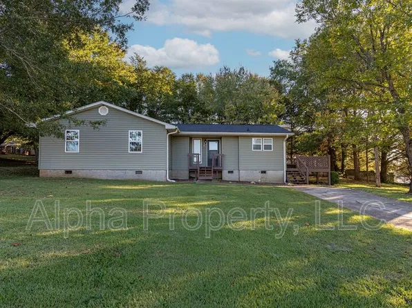 2 Bubbling Creek Dr, Travelers Rest, SC 29690