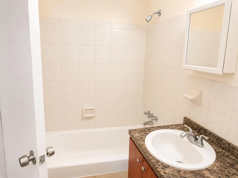 824 NE 16th St #828 — Photo 6