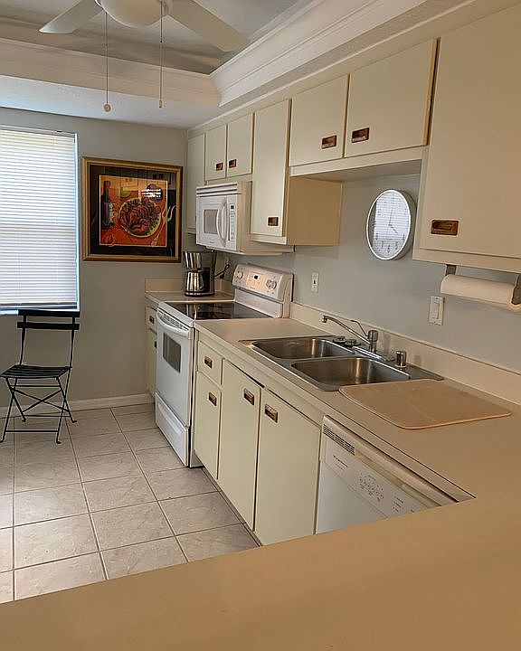 1st image of 10021 Maddox Ln APT 102