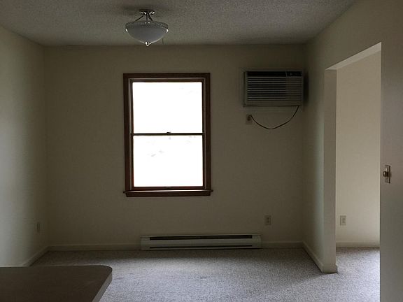 4th image of 655 Wall St APT 1