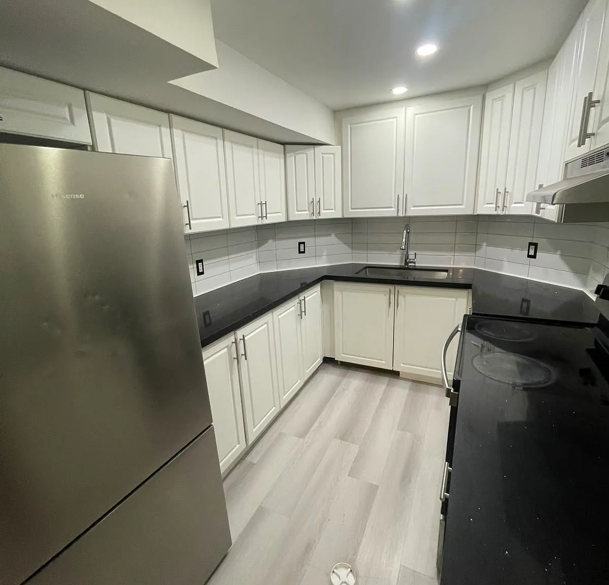 2 bed, 1.5 bath, 700 sqft, $1,550 — Photo 2