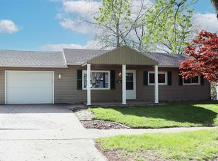 204 Grant Rd, Marquette Heights, IL 61554
