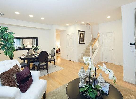 3rd image of 3716 Evangelho Cir