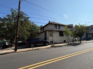659 New Point Rd, Elizabethport, NJ 07206