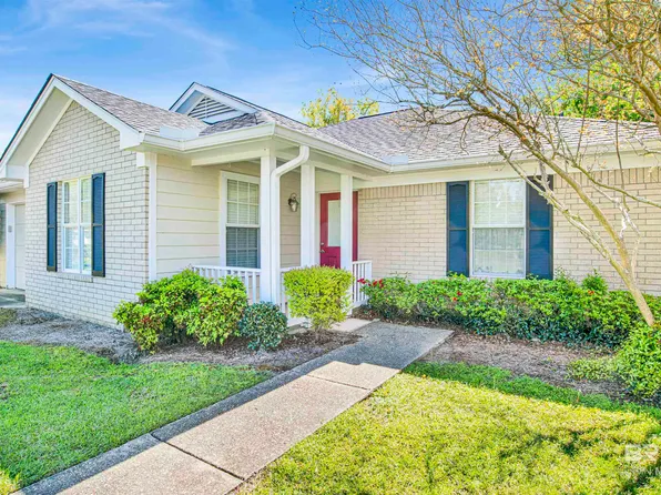 38 Hoffren Dr, Fairhope, AL 36532