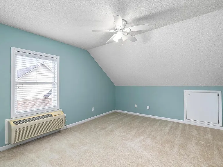 3225 Mayflower Ln — Photo 37