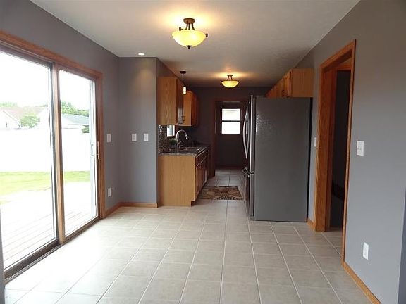 4th image of 3434 Doe Dr