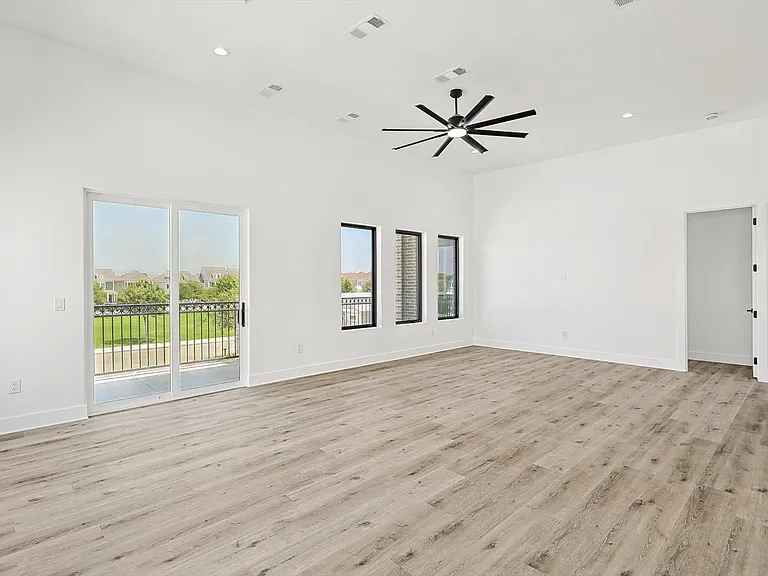 767 W Main St #201 — Photo 11