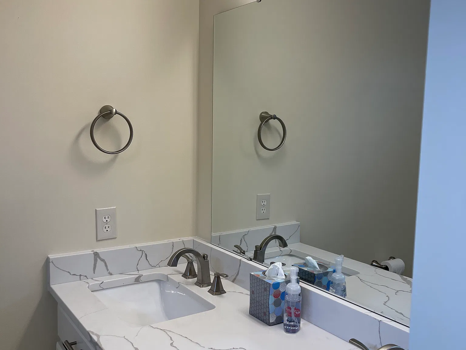 3 bed, 1136 sqft, $4,500 — Photo 1