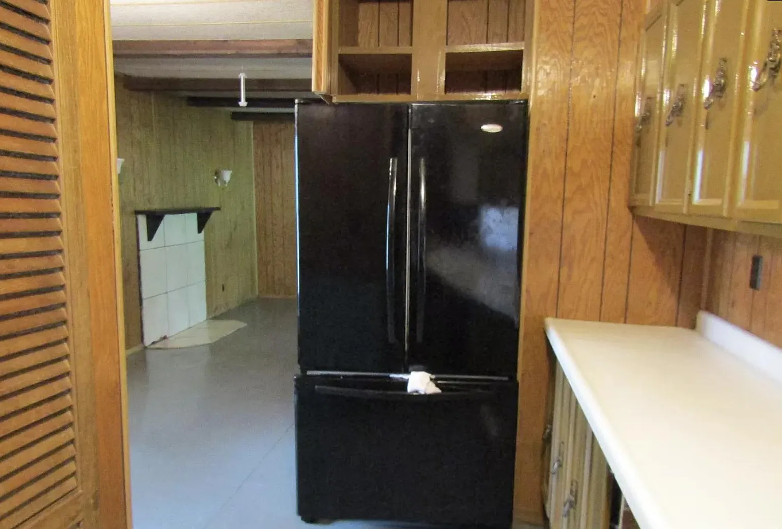 3 bed, 1120 sqft, $895 — Photo 2