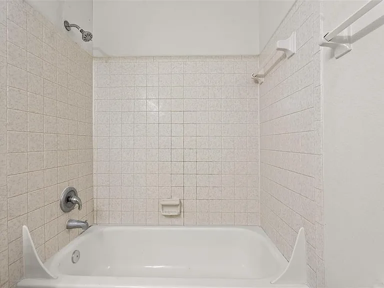 652 Saint Johns Ct #652 — Photo 21