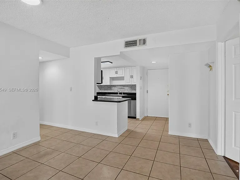 220 Lakeview Dr #210 — Photo 14