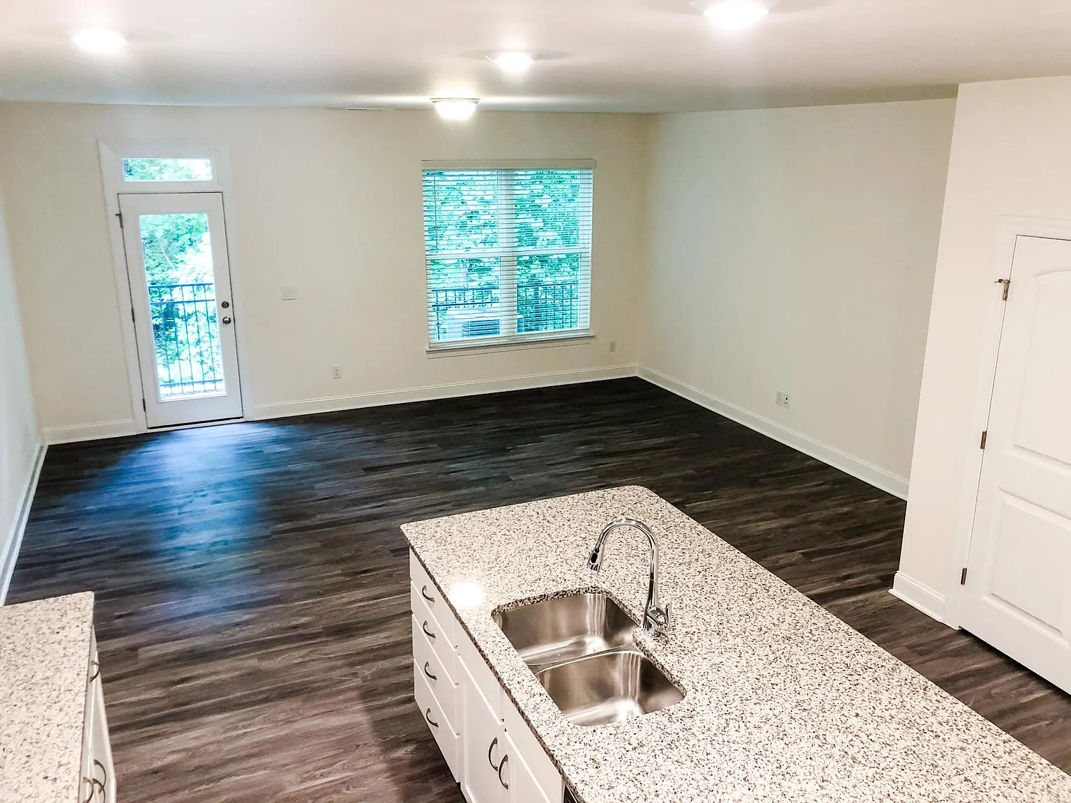 3 bed, 2.5 bath, 1780 sqft, $2,300 — Photo 3