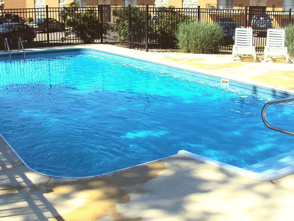 1st image of 904 Garden Way APT 8
