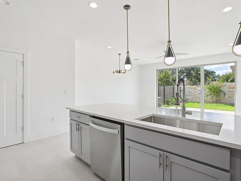 302 Tesla Cir — Photo 29