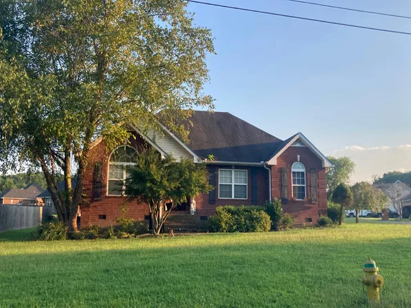 203 Wagoners Way, Westmoreland, TN 37186