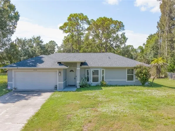 2806 E 3rd St, Lehigh Acres, FL 33936