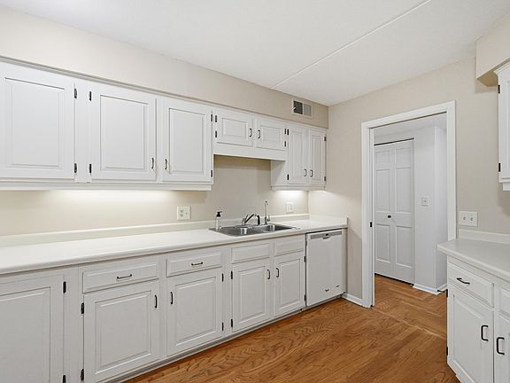 5th image of 600 4th St SW APT 102
