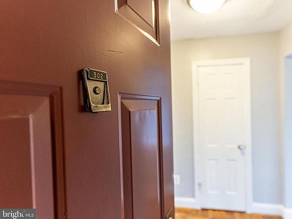 5th image of 1700 W Abingdon Dr APT 302