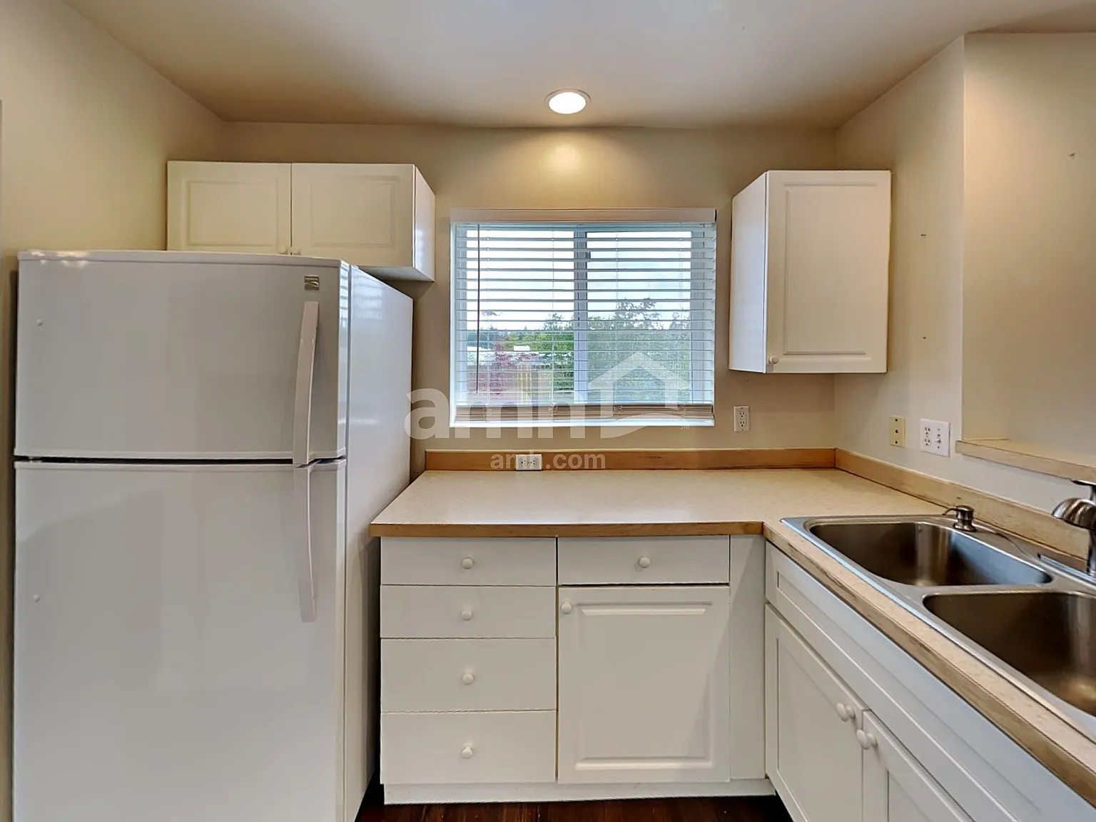 4 bed, 2.5 bath, 2062 sqft, $3,045 — Photo 3