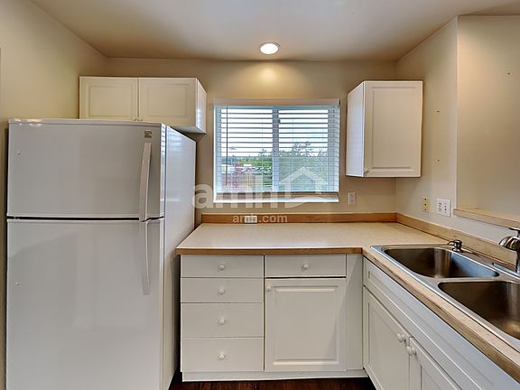 3rd image of 21806 40th Ave E