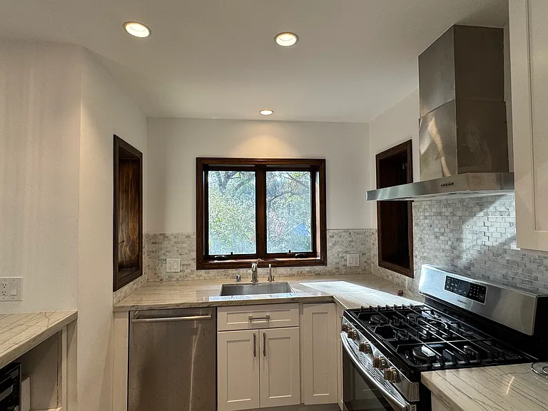 1020 N Moraga Dr — Photo 11