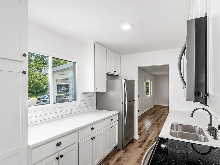 4363 Allen Dr — Photo 15