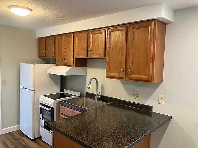 65 Hill St #1 — Photo 4