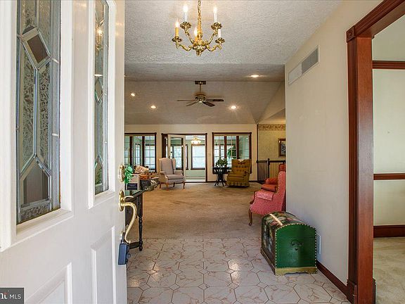 2nd image of 8 Hetrick Ct #L-0081