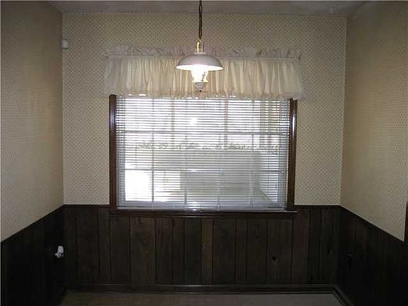 4th image of 3399 Gatewood Dr