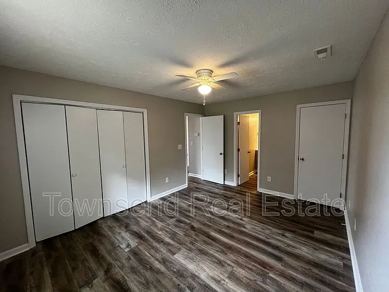 1425B Ireland Dr — Photo 10
