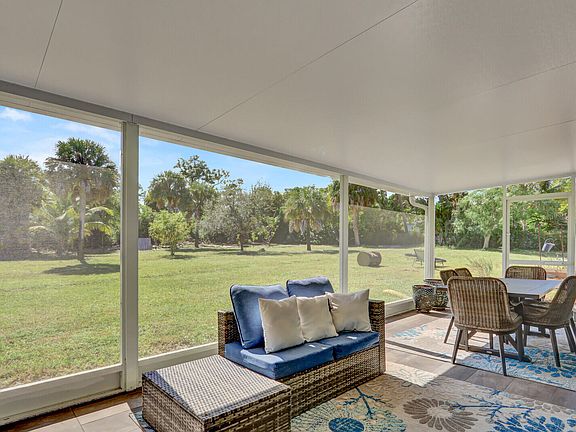 5th image of 105 Main Street