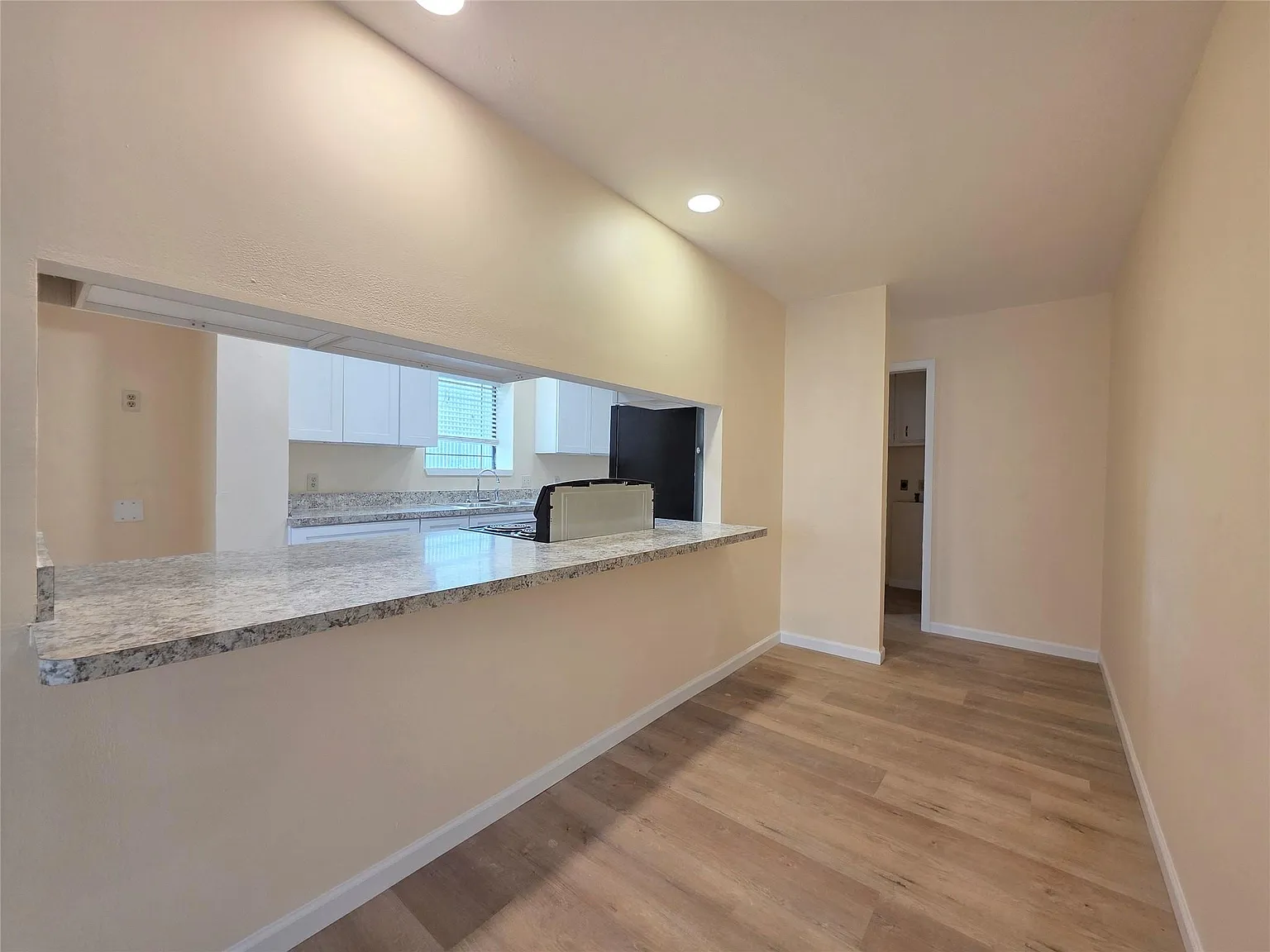 3 bed, 1.0 bath, 1400 sqft, $1,475 — Photo 4