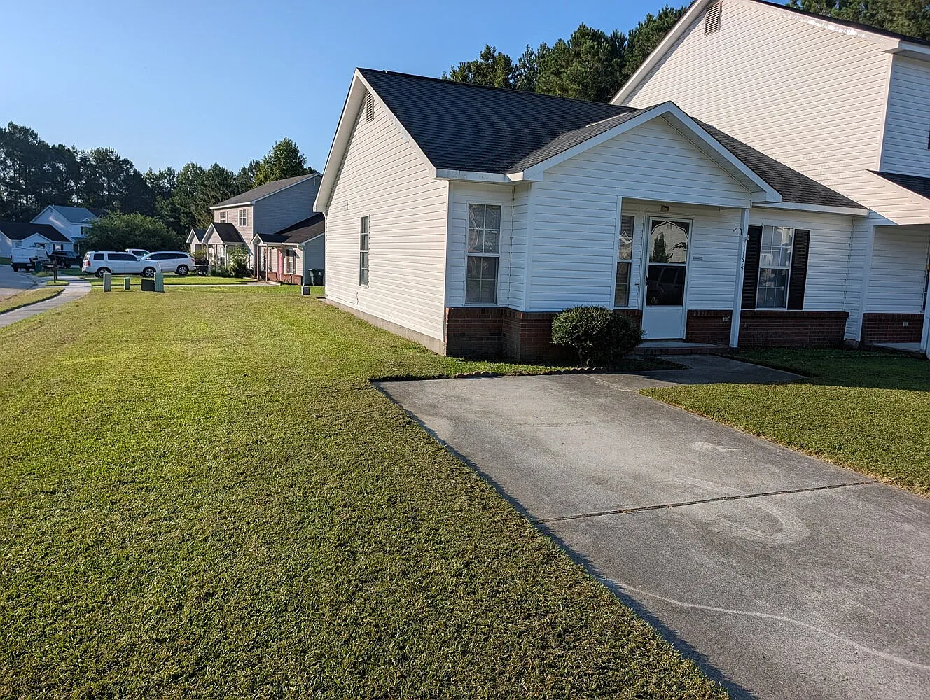 2 bed, 2.0 bath, 882 sqft, $1,240 — Photo 2