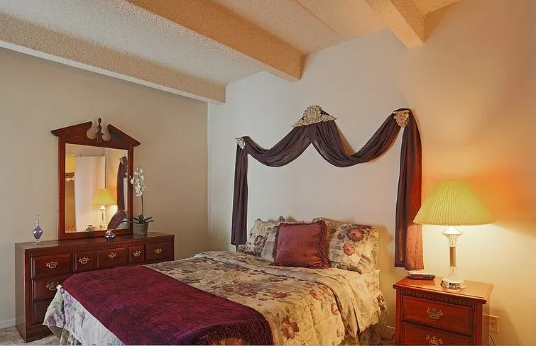 Three Fountains Apartments — Photo 10